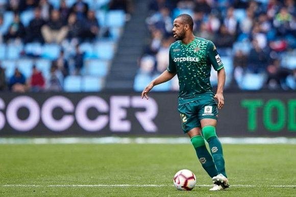 Cruzeiro acerta com zagueiro Sidnei, ex Real Betis