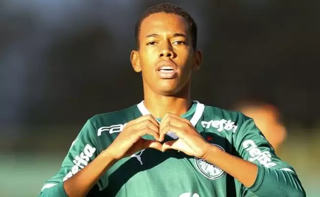 messinho-ja-esta-brilhando-com-a-camisa-do-palmeiras_1_41099 Cruzeiro