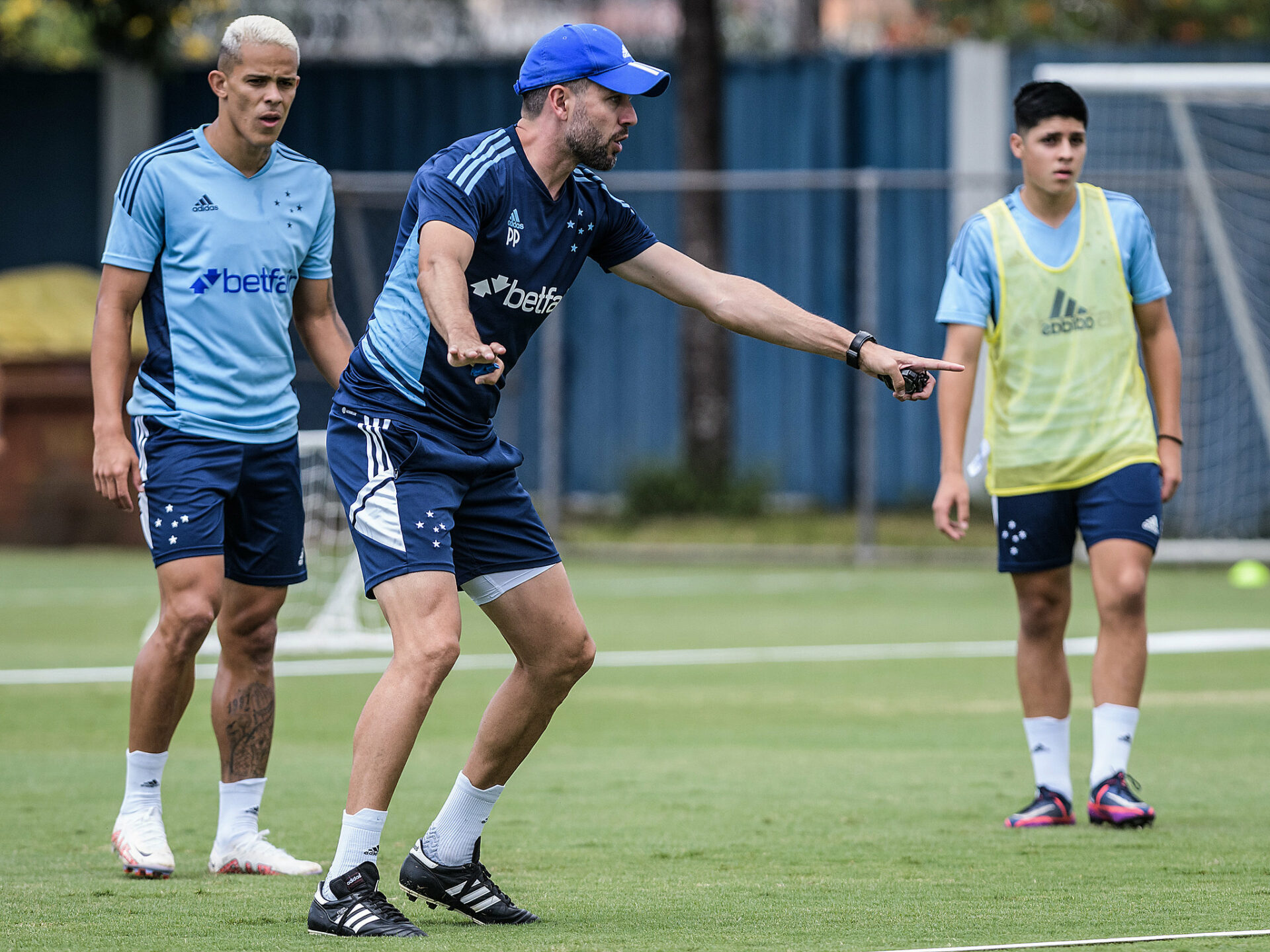 Relacionados do Cruzeiro para enfrentar o América