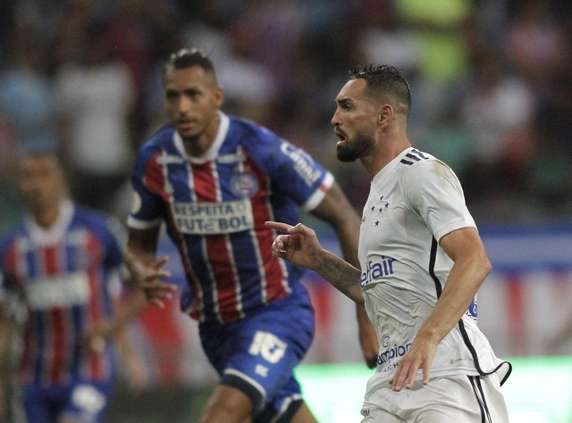 Gilberto foi titular do Cruzeiro contra o Bahia — Foto: Staff Images/Cruzeiro