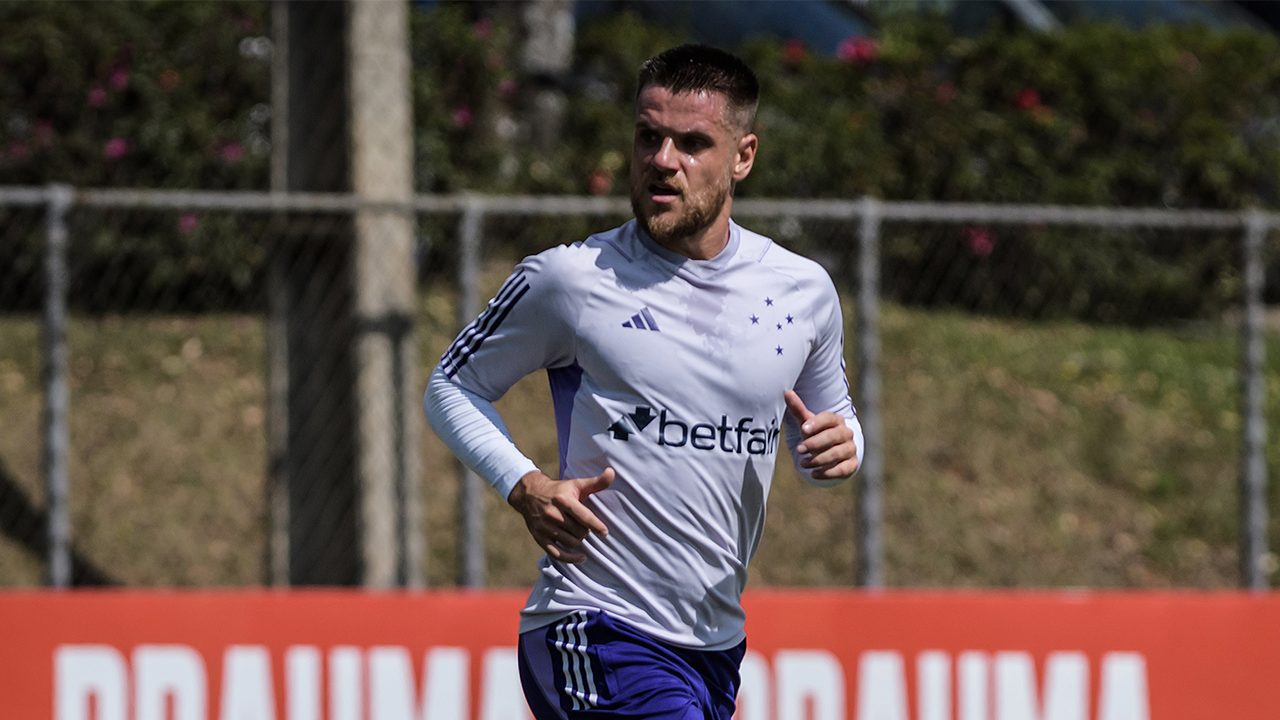 No Cruzeiro, Wesley Gasolina passa por cirurgia no joelho direito