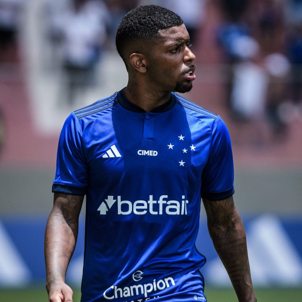 Cruzeiro pode acertar a contratação do lateral Wesley Gasolina, que  pertence à Juventus