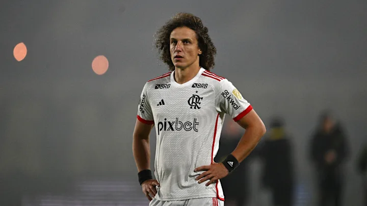 01jbd0dq5svdxym7k8fy Cruzeiro mira David Luiz - Foto: Divulgação