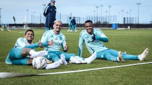 Dudu, Fagner e Marquinhos, Cruzeiro - Foto: Gustavo Aleixo