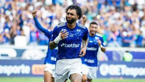 Gabigol comemora gol do Cruzeiro contra o América-MG — Foto: Fernando Moreno/AGIF