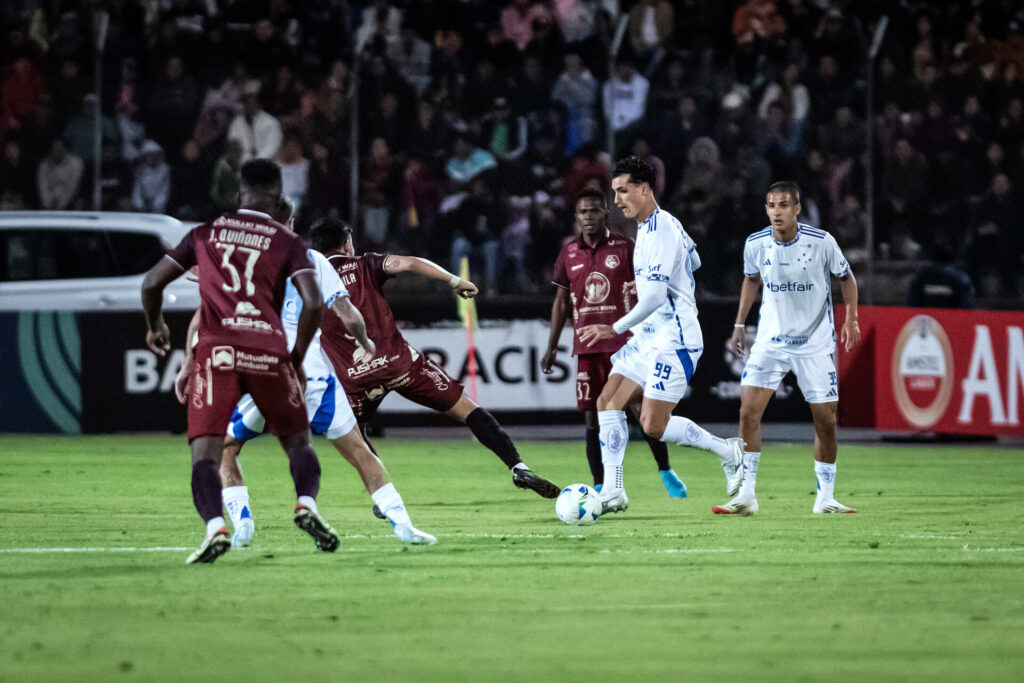 Cruzeiro empata com Mushuc - Gustavo Aleixo