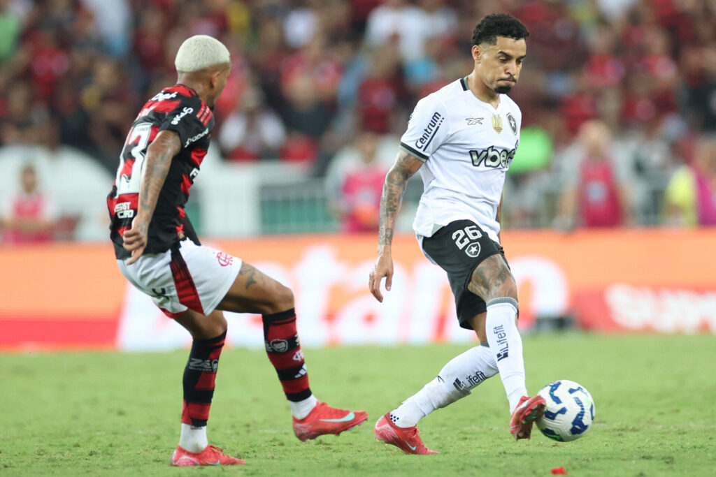 Volante Gregore responde sobre o Cruzeiro. Foto: Vítor Silva/Botafogo
