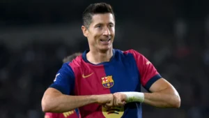 Craque do Cruzeiro é colocado como possível substituto de Lewandowski no Barcelona. Foto: David Ramos/Getty Images